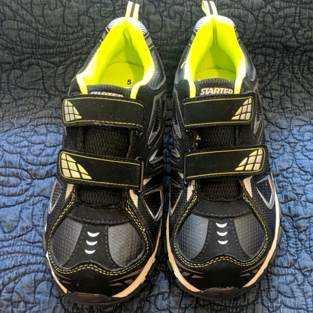 Starter Velcro sneakers NWOT